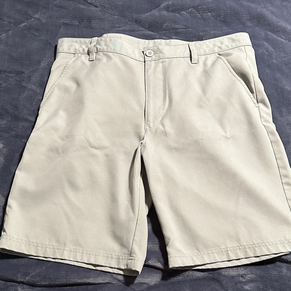 Izod Men's Light Tan Flat Front Shorts